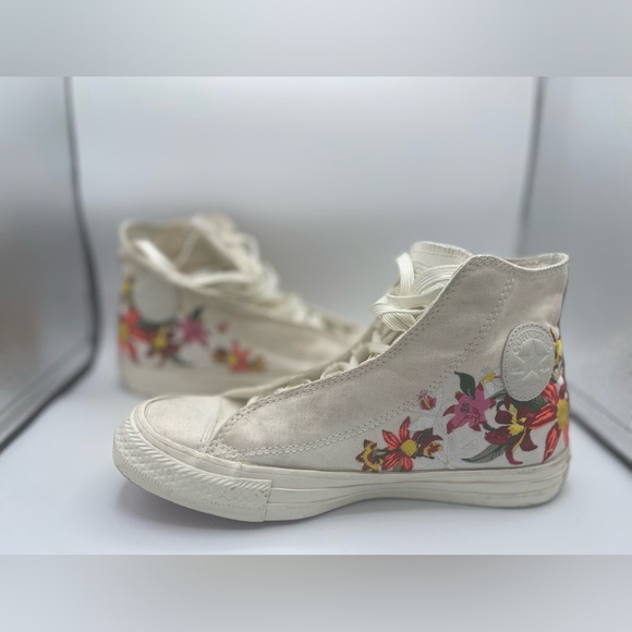 Converse PatBo embroidered flowers, limited edition collection. - Picture 1 of 4